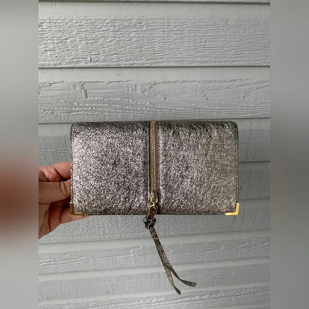 Cholé Flap Cover Metallic Leather Long Wallet-Rare - Picture 9 of 13